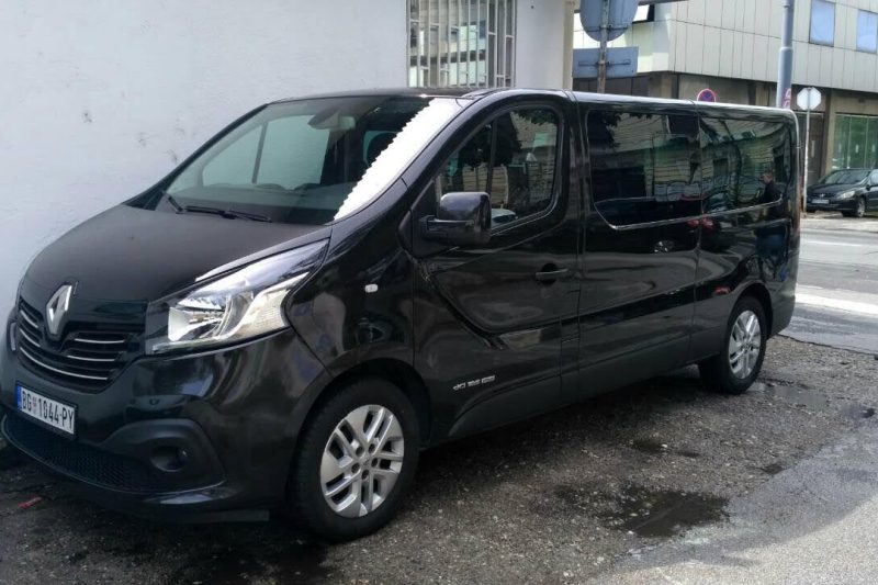 kombi-opel-vivaro-najam